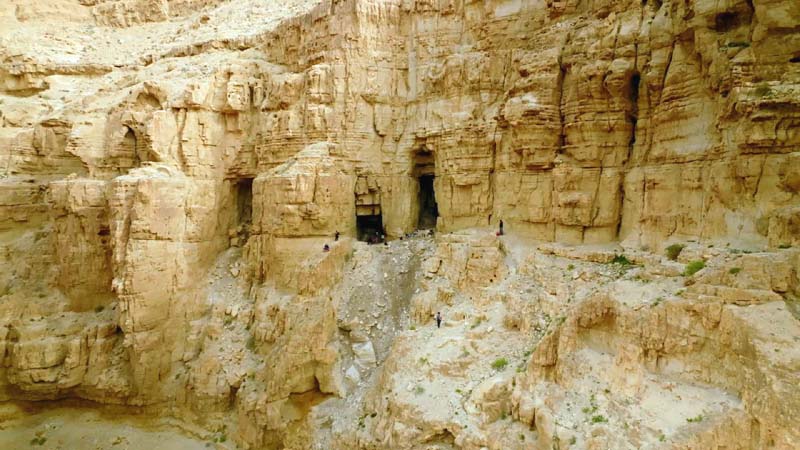 The-caves-in-Wadi-Muraba%E2%80%98at..jpg