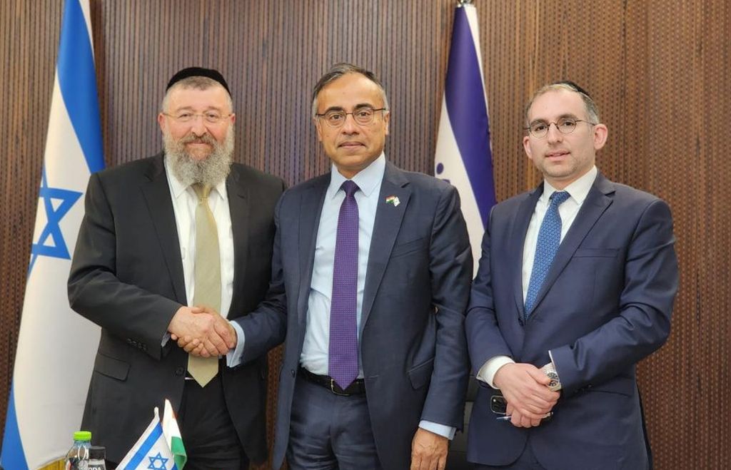Israel Revokes Work Permits for Palestinian Laborers After October 2023